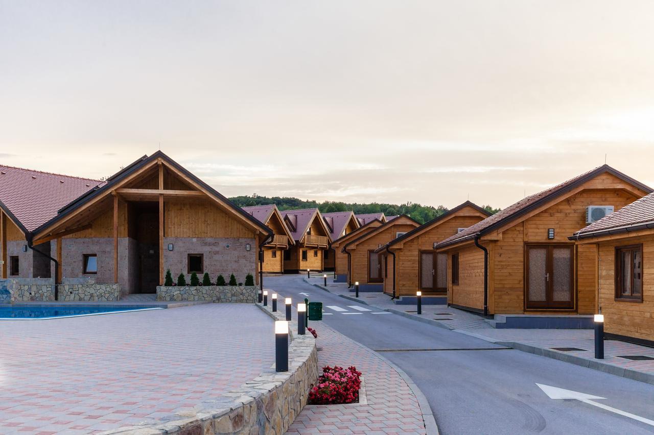Holiday Park Macola Грабовац Екстериор снимка